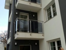 Spoljašnji prohromski gelenderi sa staklom