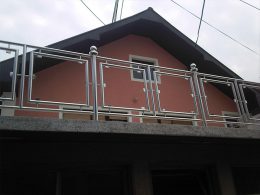 Spoljašnji prohromski gelenderi sa staklom