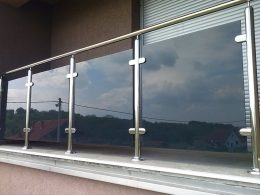 Spoljašnji prohromski gelenderi sa staklom